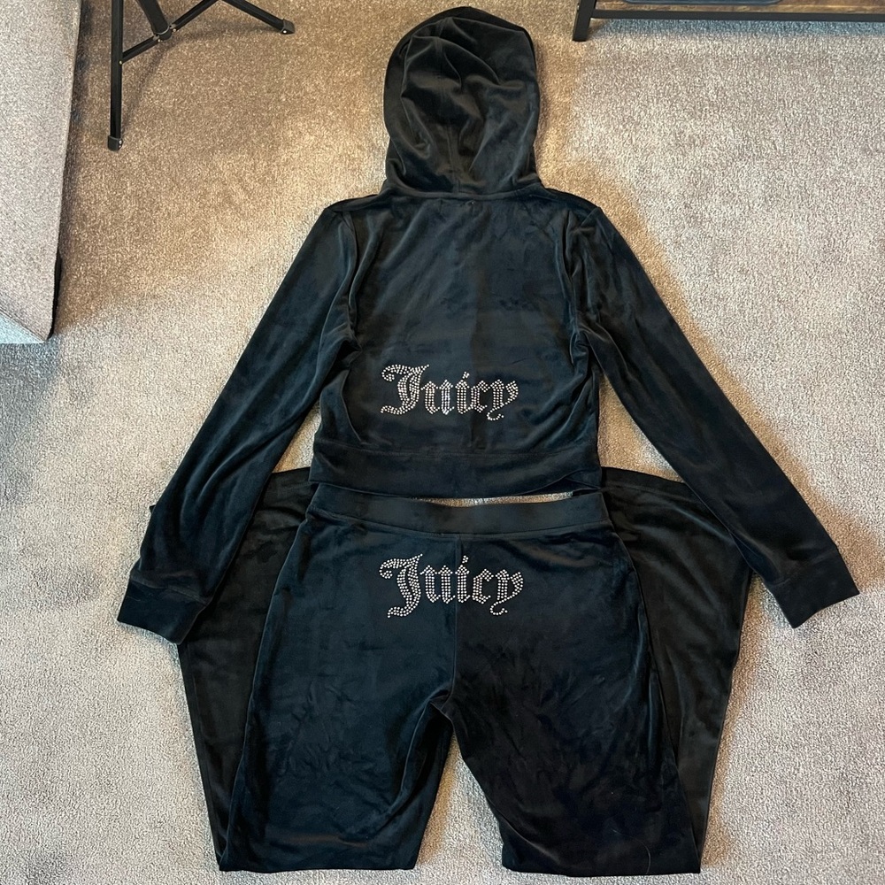 NWOT Juicy Couture Classic Y2K Velour Tracksuit